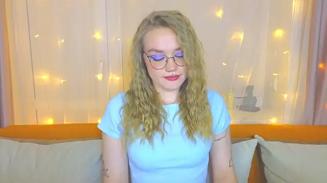 Aurora Golden1 online show from 03-21-25, 06:07