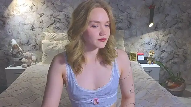 Aurora Golden1 online show from 04-06-26, 03:26