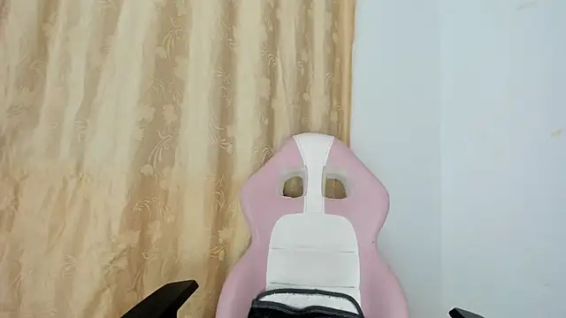 Snapshot of jessica_hot_28 chatting on 02-04-26, 11:05 jessica hot 28 online show from 02-04-26, 11:05