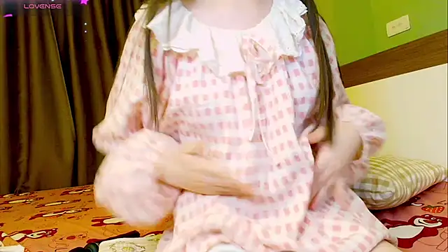 Snapshot of Embez-Damdang chatting on 03-07-25, 09:59 Embez-Damdang online show from 03-07-25, 09:59