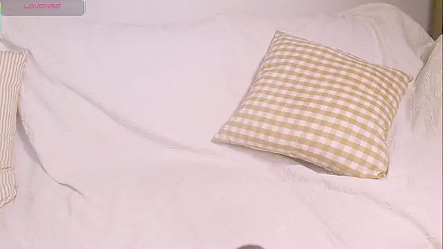 Snapshot of Embez-Damdang chatting on 03-19-25, 09:05 Embez-Damdang online show from 03-19-25, 09:05