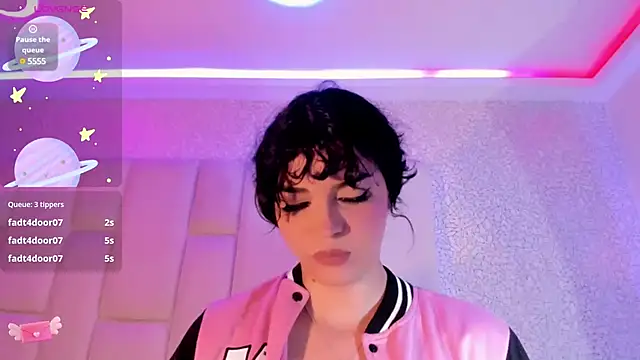 Snapshot of Summer_walkerr chatting on 01-19-25, 06:43 Summer walkerr online show from 01-19-25, 06:43