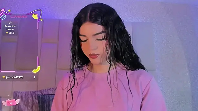 Snapshot of Summer_walkerr chatting on 09-13-25, 12:49 Summer walkerr online show from 09-13-25, 12:49