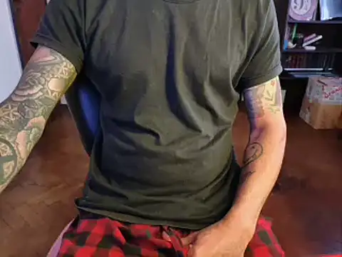 Snapshot of rumplstink chatting on 10-27-25, 08:02 rumplstink online show from 10-27-25, 08:02