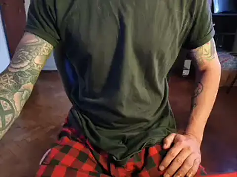 Snapshot of rumplstink chatting on 10-28-25, 08:44 rumplstink online show from 10-28-25, 08:44