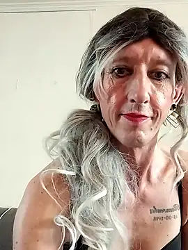 Snapshot of AlexiaXXL chatting on 12-20-25, 11:06 AlexiaXXL online show from 12-20-25, 11:06