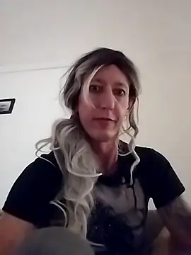 Snapshot of AlexiaXXL chatting on 03-10-26, 01:43 AlexiaXXL online show from 03-10-26, 01:43