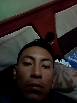 Snapshot of Robertoch chatting on 11-13-25, 04:06 Robertoch online show from 11-13-25, 04:06