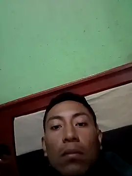 Snapshot of Robertoch chatting on 11-14-25, 01:32 Robertoch online show from 11-14-25, 01:32