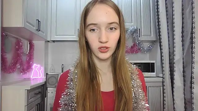 leslie my lovee online show from 12-22-24, 10:58