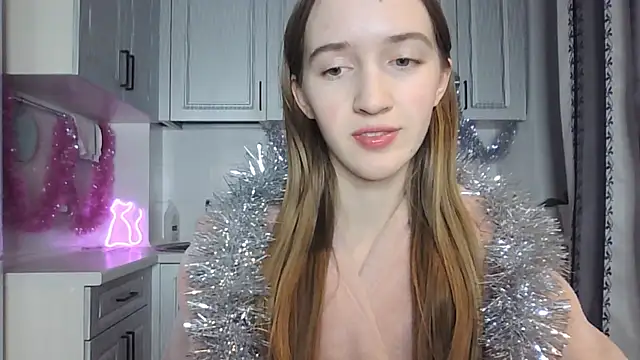 leslie my lovee online show from 12-26-24, 12:14