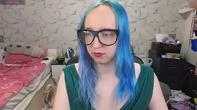 Snapshot of TheTrixy chatting on 05-16-26, 08:11 TheTrixy online show from 05-16-26, 08:11