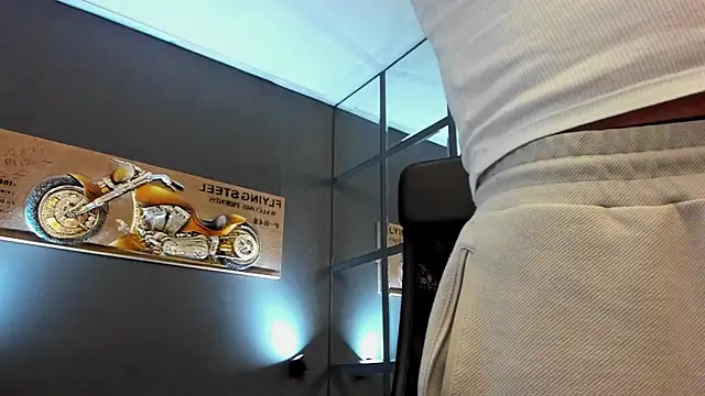 Snapshot of AronGrant chatting on 11-04-25, 10:25 AronGrant online show from 11-04-25, 10:25