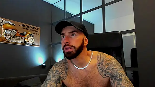 Snapshot of AronGrant chatting on 12-02-25, 10:31 AronGrant online show from 12-02-25, 10:31