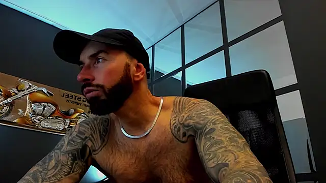 Snapshot of AronGrant chatting on 12-03-25, 10:13 AronGrant online show from 12-03-25, 10:13