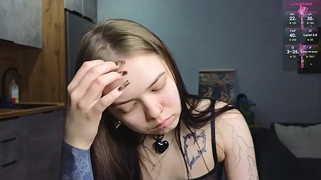 Snapshot of doll_lol_ chatting on 01-20-25, 07:14 doll lol online show from 01-20-25, 07:14