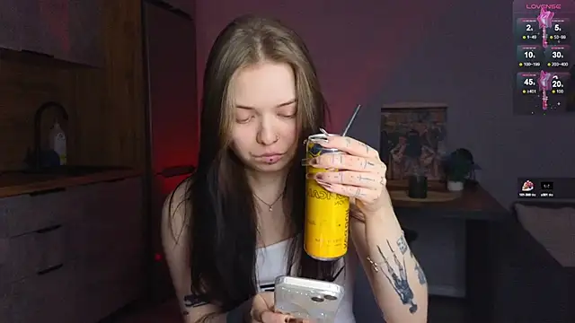 Snapshot of doll_lol_ chatting on 01-24-25, 01:57 doll lol online show from 01-24-25, 01:57