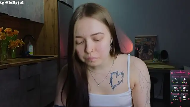 Snapshot of doll_lol_ chatting on 03-13-25, 02:27 doll lol online show from 03-13-25, 02:27