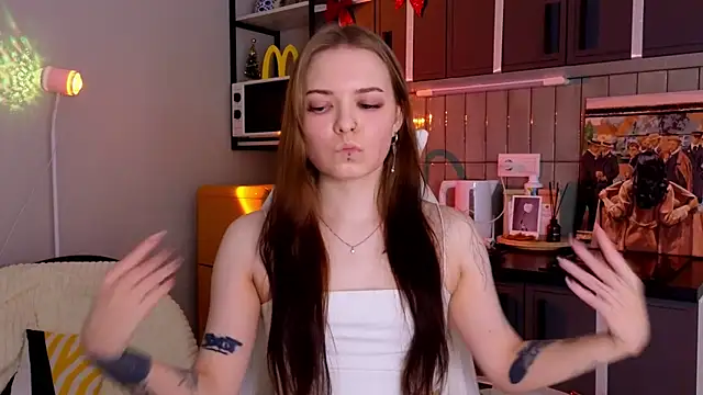 doll lol  online show from 12-15-25, 08:24