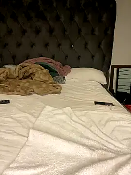 Snapshot of MILL204 chatting on 10-26-25, 12:38 MILL204 online show from 10-26-25, 12:38