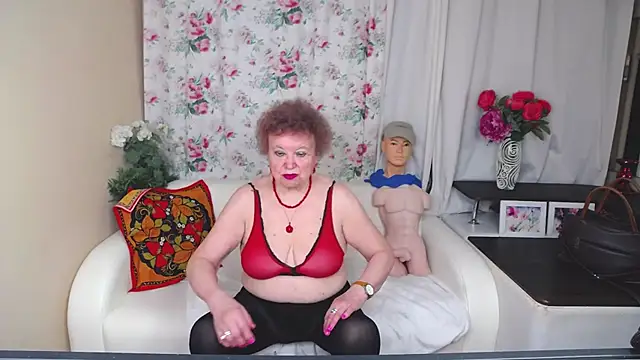 Snapshot of YourHotGranny chatting on 06-04-26, 11:16 YourHotGranny online show from 06-04-26, 11:16