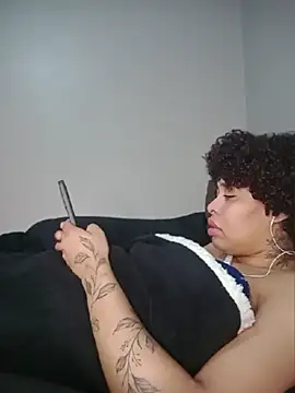 Snapshot of Su_Duarte_1 chatting on 07-02-26, 03:23 Su Duarte 1 online show from 07-02-26, 03:23