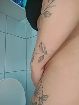 Snapshot of Su_Duarte_1 chatting on 07-28-26, 01:23 Su Duarte 1 online show from 07-28-26, 01:23