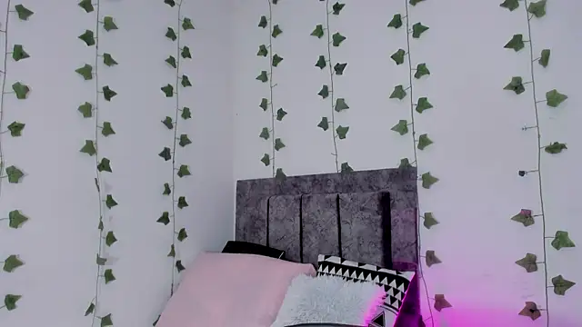 Snapshot of Miaa_Garcia chatting on 07-11-26, 11:06 Miaa Garcia online show from 07-11-26, 11:06