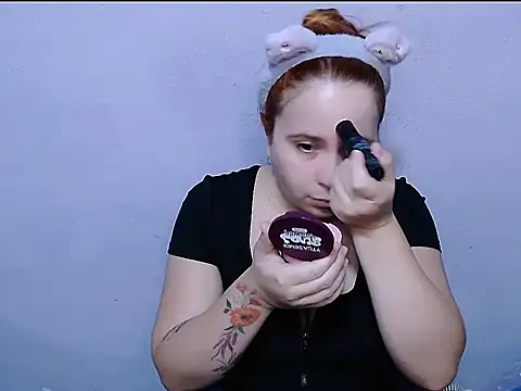 Snapshot of SubLayla01 chatting on 08-01-26, 05:56 SubLayla01 online show from 08-01-26, 05:56