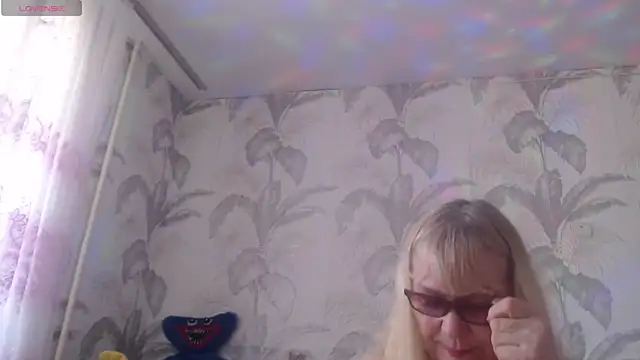 CamDiva113 online show from 04-17-26, 10:51