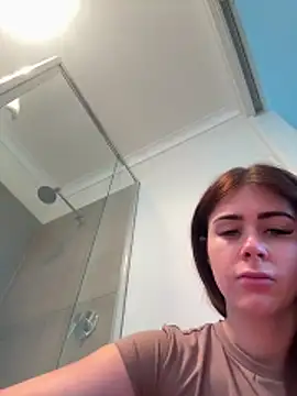 aus queen online show from 12-20-25, 11:23