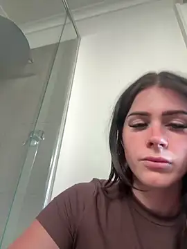 Snapshot of aus_queen chatting on 02-04-26, 10:26 aus queen online show from 02-04-26, 10:26