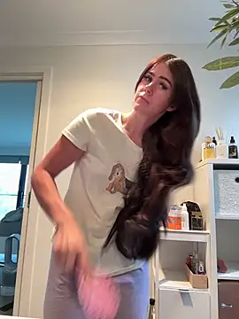 Snapshot of aus_queen chatting on 02-06-26, 10:02 aus queen online show from 02-06-26, 10:02