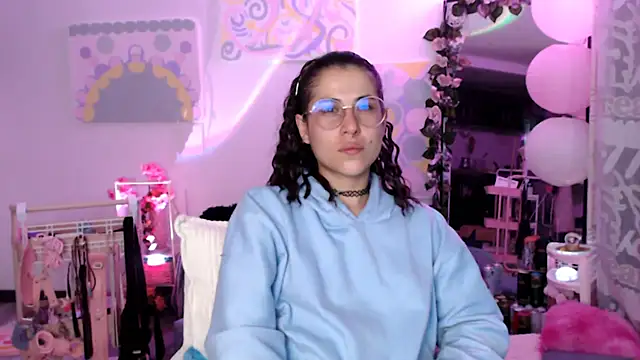 Hellen dumont online show from 04-21-26, 02:15