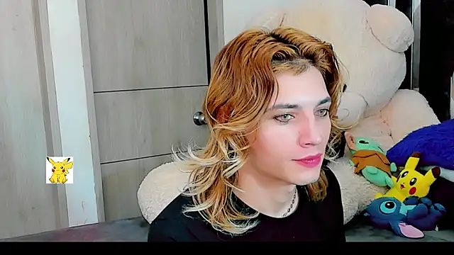 Snapshot of honey_skin chatting on 12-23-24, 01:18 honey skin online show from 12-23-24, 01:18