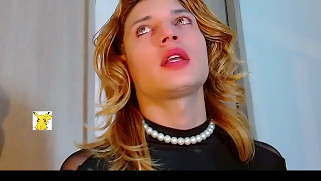 Snapshot of honey_skin chatting on 02-12-25, 08:16 honey skin online show from 02-12-25, 08:16