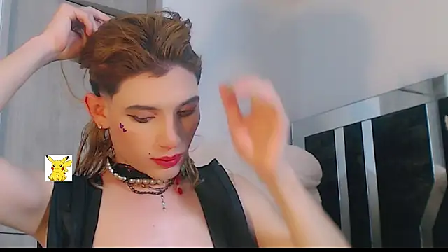 Snapshot of honey_skin chatting on 02-21-25, 11:11 honey skin online show from 02-21-25, 11:11