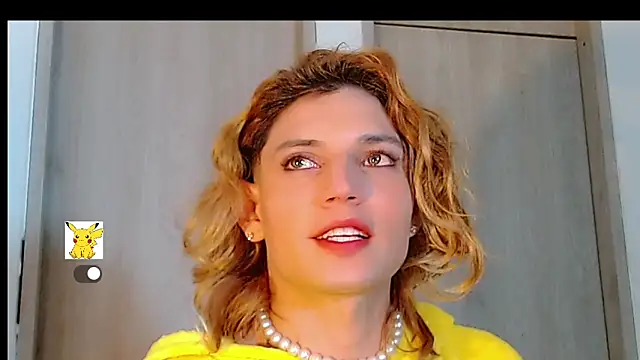 Snapshot of honey_skin chatting on 03-07-25, 10:56 honey skin online show from 03-07-25, 10:56