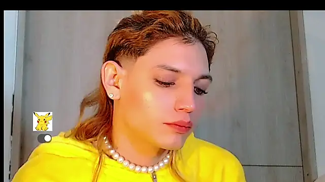 Snapshot of honey_skin chatting on 03-07-25, 02:01 honey skin online show from 03-07-25, 02:01