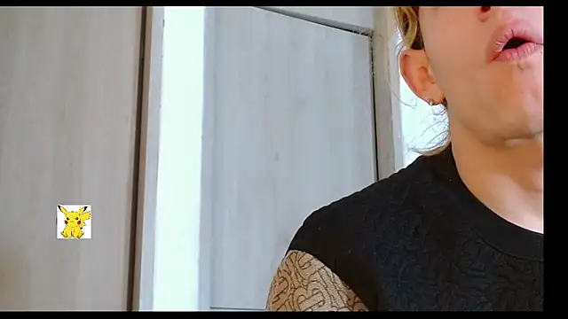 Snapshot of honey_skin chatting on 03-22-25, 11:53 honey skin online show from 03-22-25, 11:53