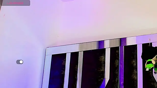 Snapshot of honey_skin chatting on 09-29-25, 05:01 honey skin online show from 09-29-25, 05:01