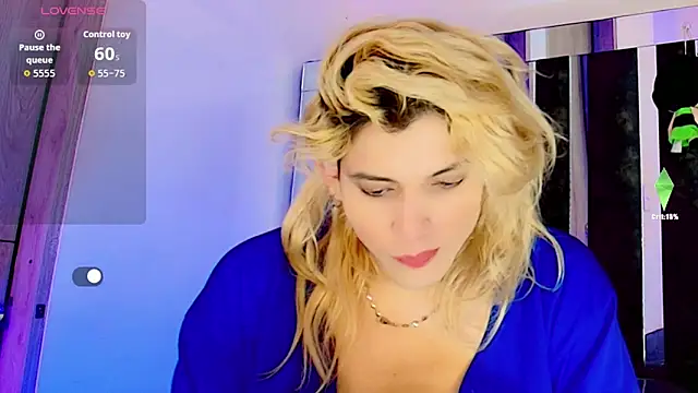 Snapshot of honey_skin chatting on 09-29-25, 10:36 honey skin online show from 09-29-25, 10:36