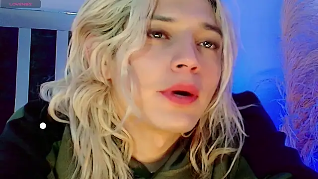 Snapshot of honey_skin chatting on 07-16-26, 02:23 honey skin online show from 07-16-26, 02:23