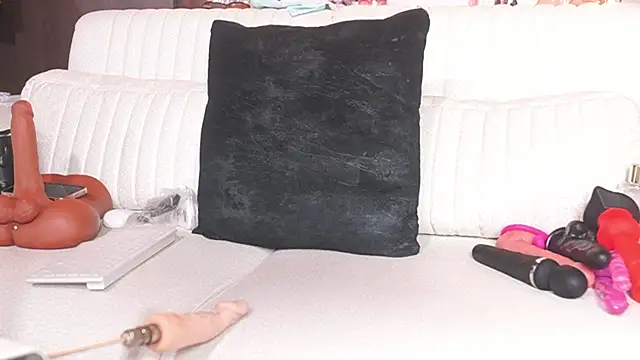 katlyn martins online show from 04-24-26, 06:10