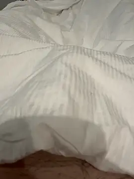 Snapshot of henes188 chatting on 10-26-25, 07:47 henes188 online show from 10-26-25, 07:47