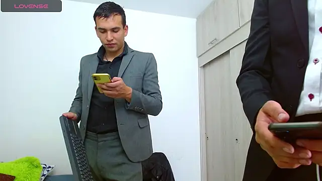 Snapshot of dorian_h_ chatting on 03-23-25, 01:20 dorian h online show from 03-23-25, 01:20