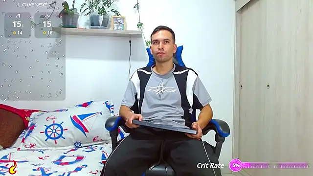 Snapshot of dorian_h_ chatting on 10-29-25, 10:33 dorian h online show from 10-29-25, 10:33