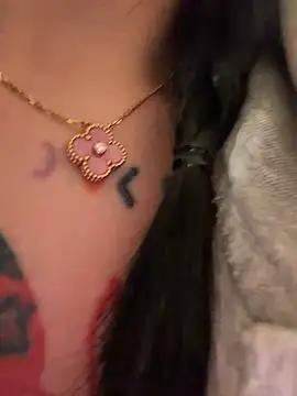 Melissa crazy online show from 04-25-26, 04:37