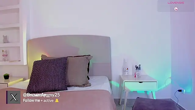 Snapshot of Ammy_xx chatting on 03-13-25, 07:28 Ammy xx online show from 03-13-25, 07:28