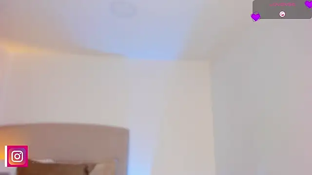 Snapshot of Ammy_xx chatting on 10-10-25, 07:35 Ammy xx online show from 10-10-25, 07:35